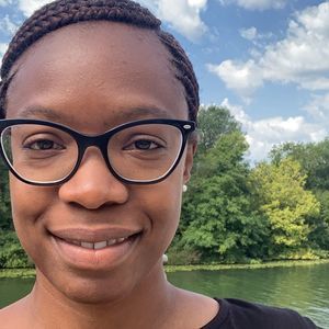 Meet your Posher, Ebony